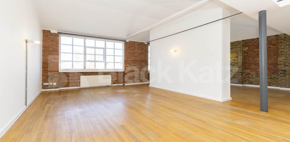 			2 Bedroom, 1 bath, 1 reception Apartment			 Indigo Mews, STOKE NEWINGTON - HIGHBURY - NEWINGTON GREEN